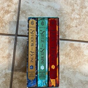 Shadow and Bone Trilogy Box Set
